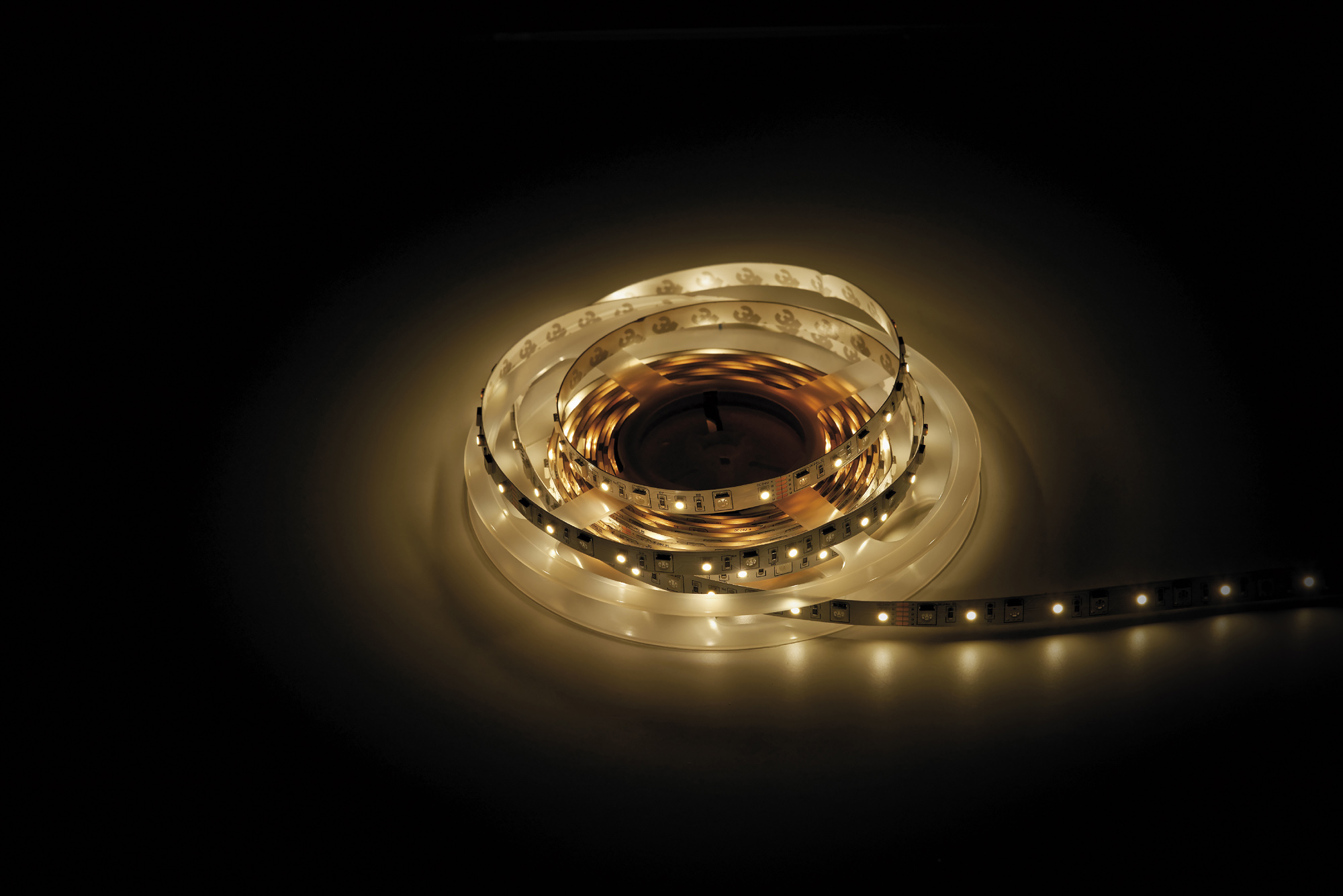 ARTECTA Havana Ribbon RGB+2700K 24V 5m 120-24V LED Outd. Stripe, 5m, RGB+WW, 120°, 24V, 58W, 500lm/m, IP62, Schnitt: 166.7mm