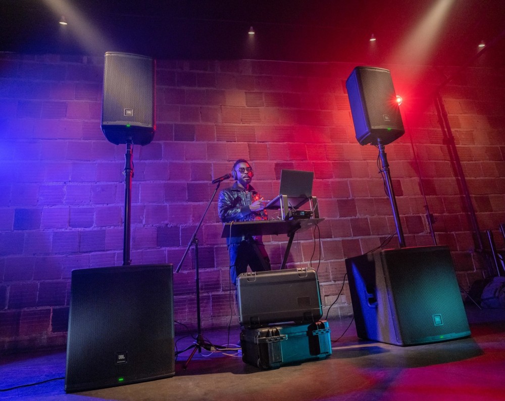 JBL EON710, 10"/1" PA-Lautsprecher, aktiv mit Mixer, Bluetooth & App-Steuerung