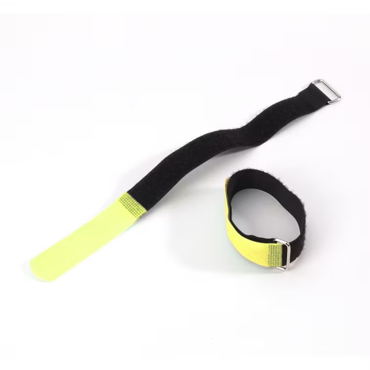ADAM HALL VR 2030 YEL Hook and Loop Cable Tie 300 x 20 mm yellow