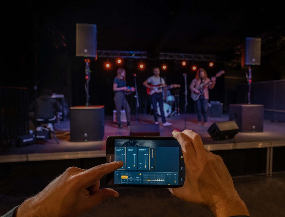 JBL EON712, 12"/1" PA-Lautsprecher, aktiv mit Mixer, Bluetooth & App-Steuerung