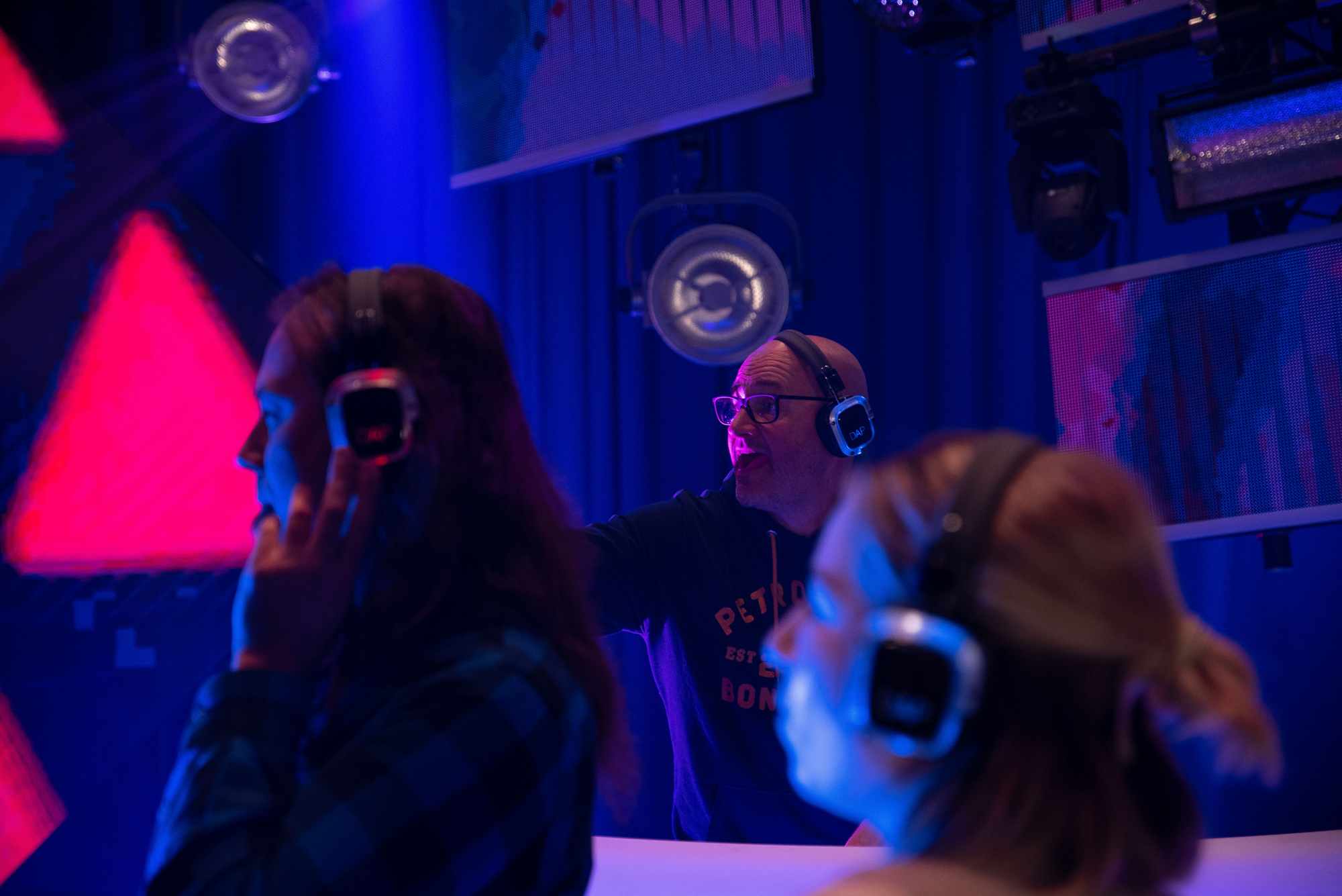 DAP Silent Disco Headphone Funk auf 3 Kanälen, Bis zu 450 m Reichweite im Freien