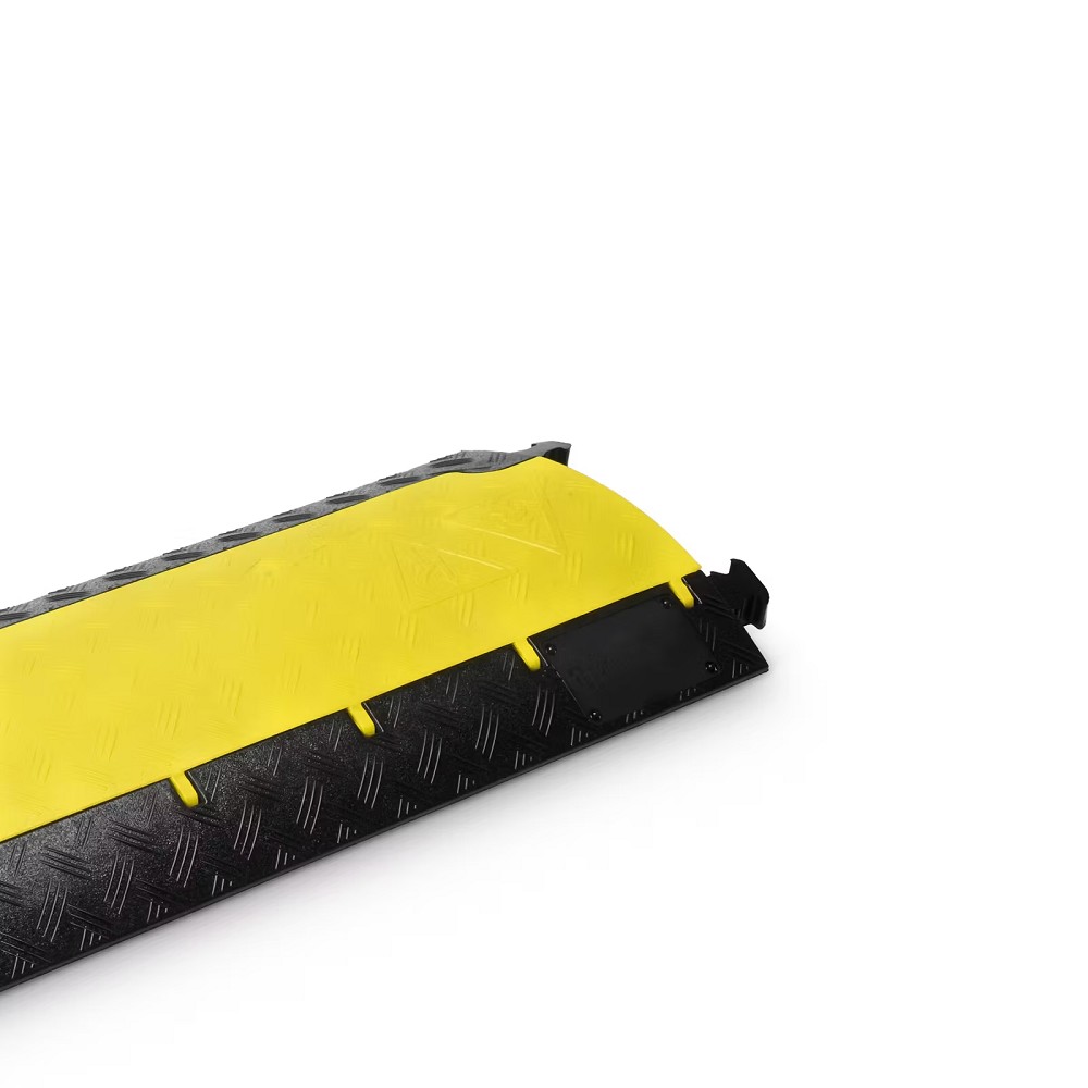 DEFENDER MINI Cable Protector 3 channels | medium duty | height 5cm